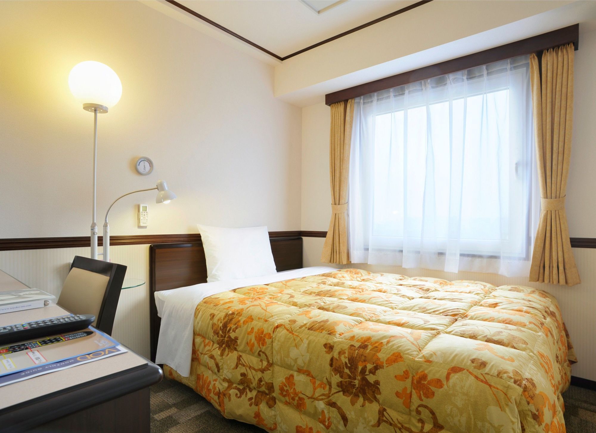 Toyoko Inn Tokyo Eki Yaesu Kita Guchi Exterior foto